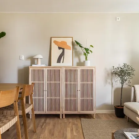 Scandinavian Apartment: Modern Two-bedroom With Terrace Near Storo Storsenter