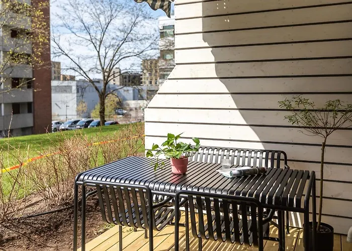 Scandinavian With 2 Bedrooms And Terrasse - Close To Storo Storsenter And All Public Transport 오슬로