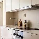 Scandinavian With 2 Bedrooms And Terrasse - Close To Storo Storsenter And All Public Transport *