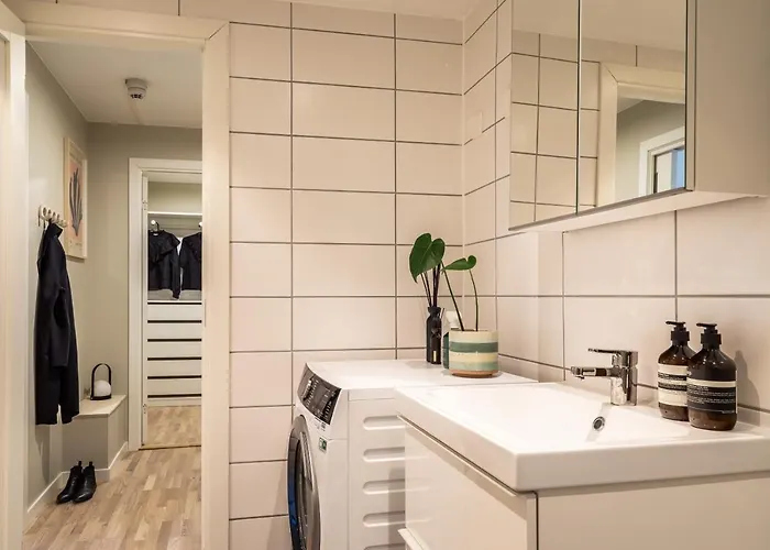 Appartement Scandinavian With 2 Bedrooms And Terrasse - Close To Storo Storsenter And All Public Transport Oslo