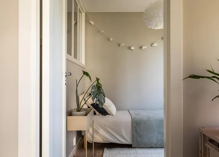 Scandinavian With 2 Bedrooms And Terrasse - Close To Storo Storsenter And All Public Transport * Oslo